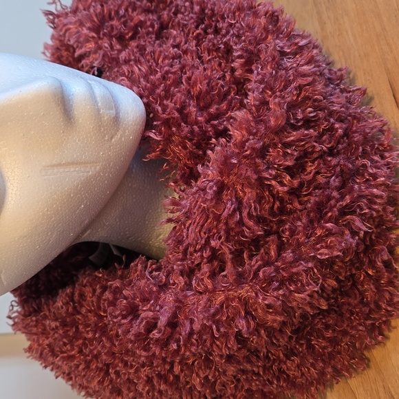 NWOT Women's neck warmer - Picture 2 of 6